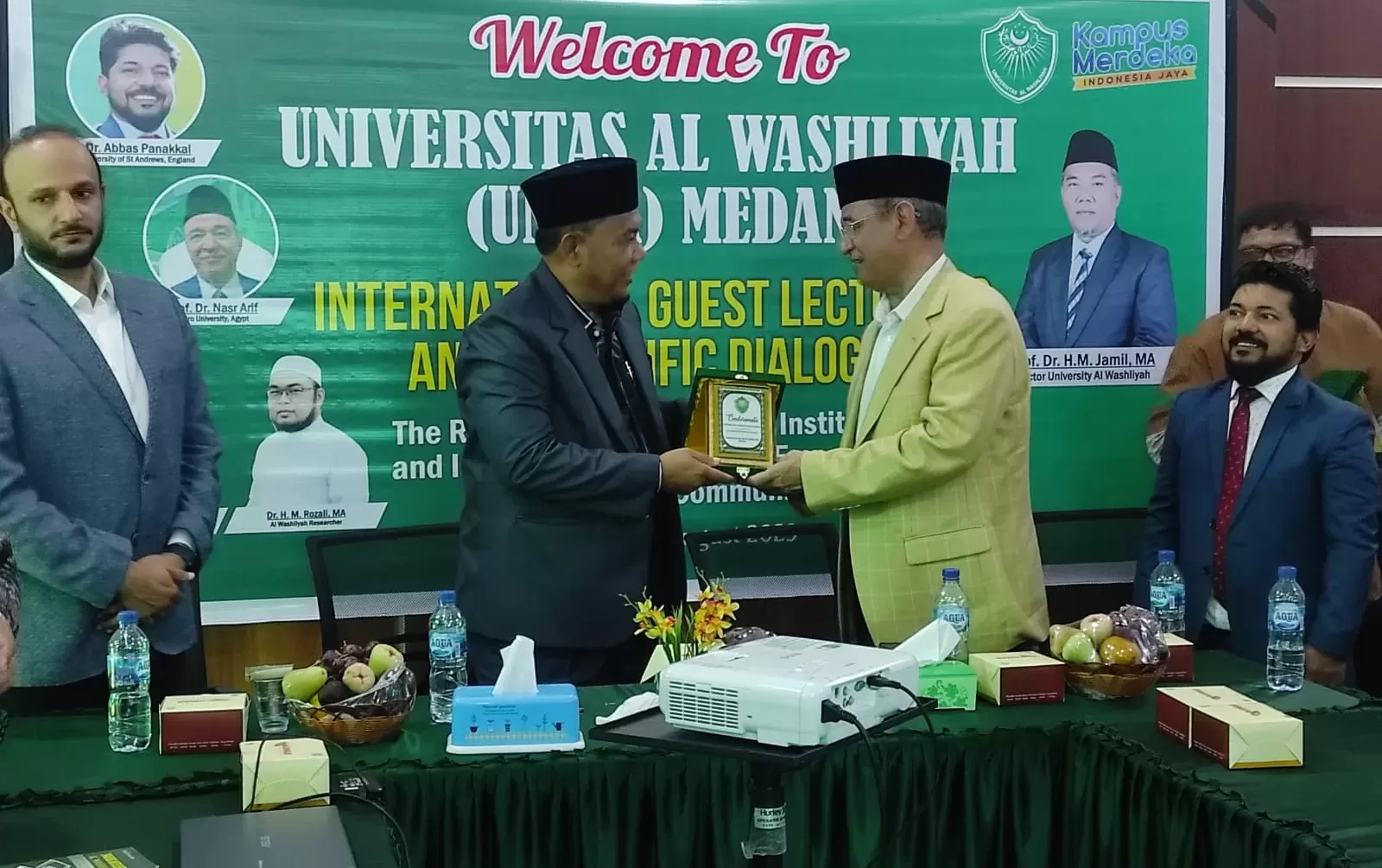 DIALOG ILMIAH INTERNASIONAL: MENYINGKAP INTEGRITAS ISLAM DAN PEMBANGUANAN EKONOMI DI INDONESIA